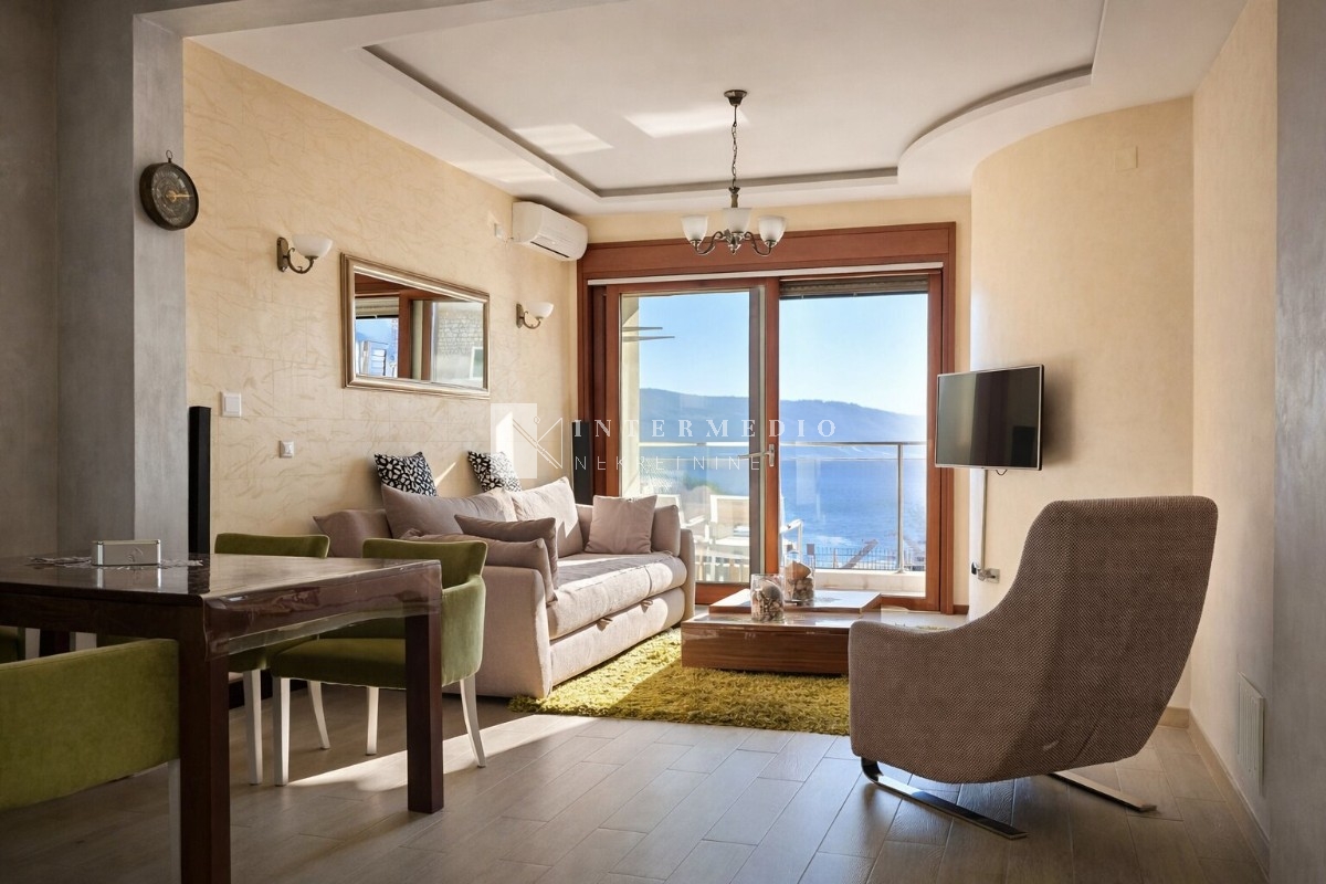 Prodaja stana na prvoj liniji mora – Meljine, Herceg Novi | 53m² | Pogled na more